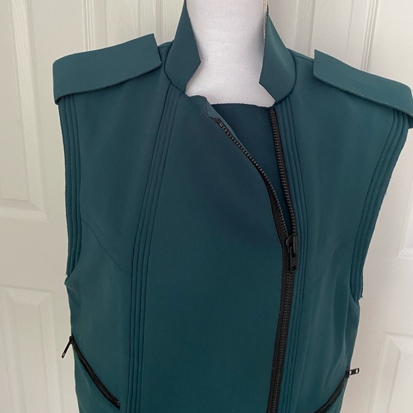 Self Portrait- NWT Green Teal Oversized Belt Buckle Vest - Picture 5 of 13